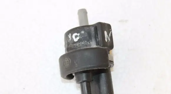 Volkswagen Touran I Valve vacuum 058133459 058133517B