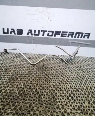 Volkswagen Tiguan Fuel line pipe 04L131582E
