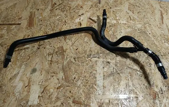 Mercedes-Benz CLS C218 X218 Engine coolant pipe/hose A2125010625 4626609