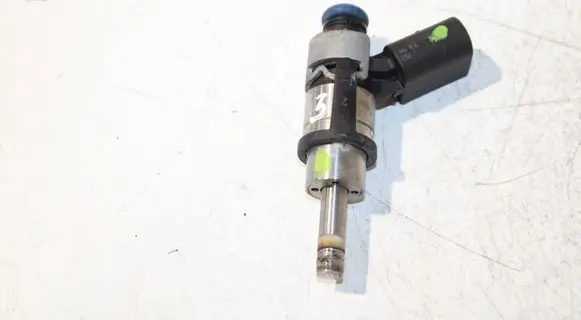 Volkswagen PASSAT B6 Fuel injector 06F906036 0261500014