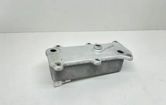 BMW 8 G15 Engine oil radiator 7648914