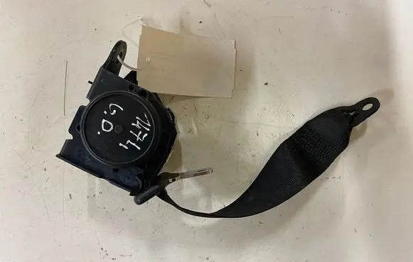 BMW 1 F20 F21 Rear seatbelt