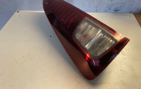 Renault Espace IV Rear/tail lights 8200394722