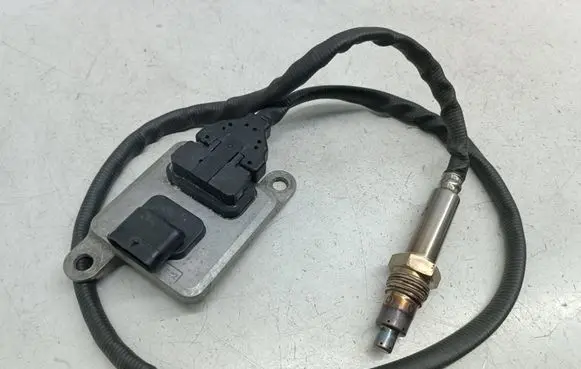 Mercedes-Benz Vito Viano W447 Lambda probe sensor A0009058611 0009058611