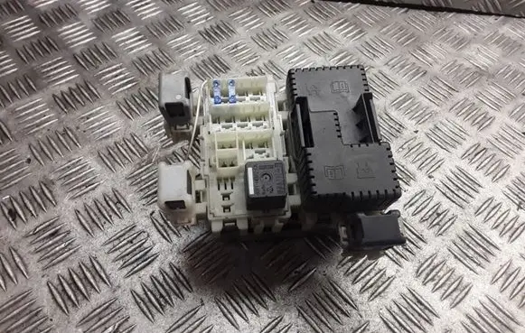Ford Mondeo MK IV Fuse module 6G9T14K131BA