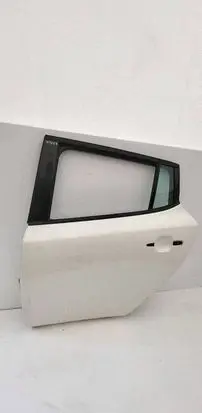 Nissan Leaf I (ZE0) Rear door