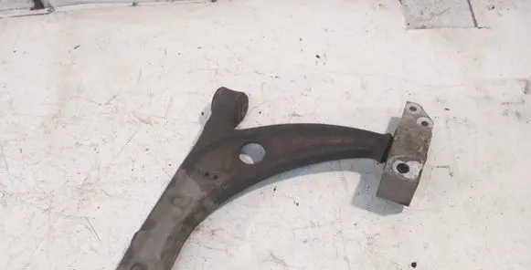 Volkswagen PASSAT B6 Front lower control arm/wishbone 3C0407153B