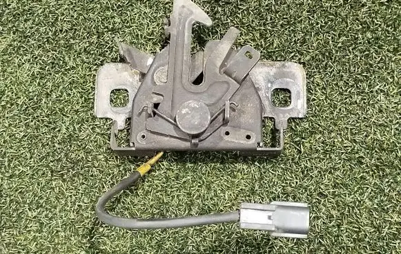 Nissan NV300 Engine bonnet/hood lock/catch 656011705R