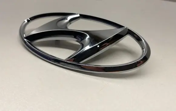 Hyundai i10 Manufacturer badge logo/emblem 863630X000