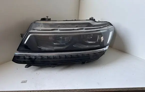 Volkswagen Tiguan Headlight/headlamp 5NB941081A 23500050717