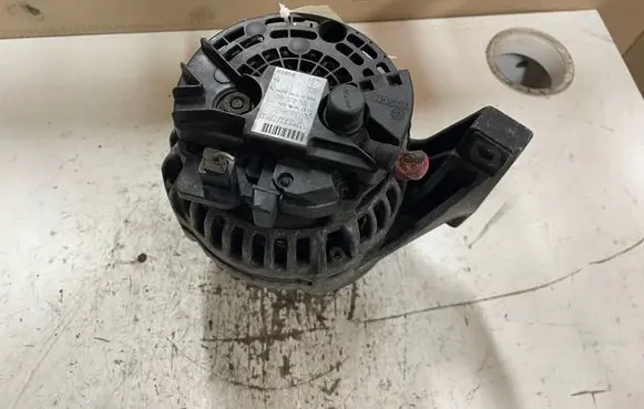 Volvo XC90 Generator/alternator 30658085 0124525060