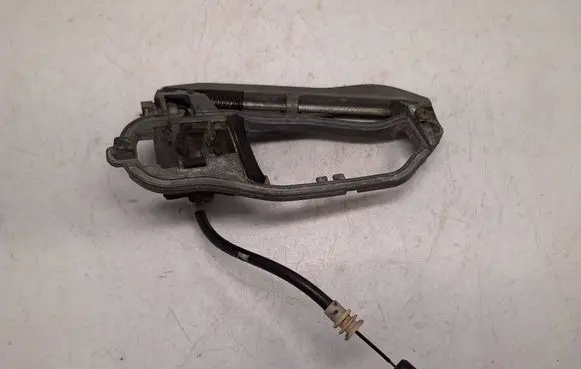 BMW X5 E53 Rear door exterior handle/bracket 51228243636