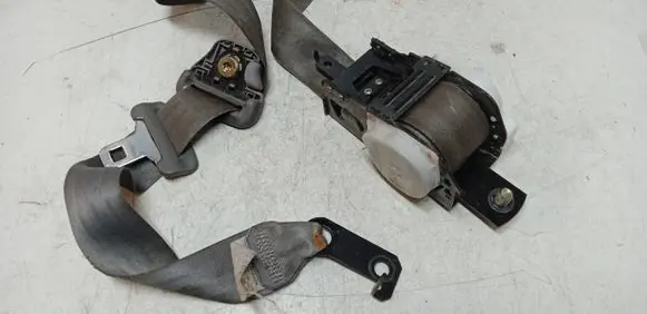 Subaru Forester SF Front seatbelt