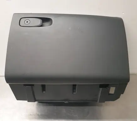 Glove box