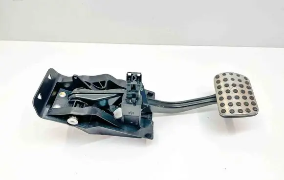 Mercedes-Benz SL R230 Brake pedal A1702900182 1702900182