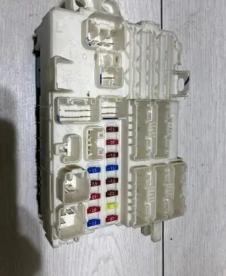 Toyota Hilux (AN10, AN20, AN30) Fuse box set