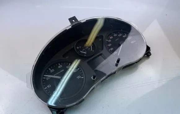 Peugeot Partner Speedometer (instrument cluster) 9801642280
