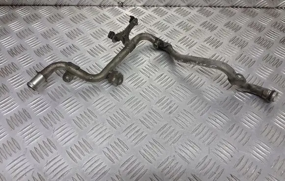 Suzuki Swift I Engine coolant pipe/hose
