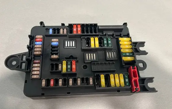 BMW 4 F32 F33 Fuse module 9337880