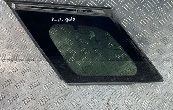 Rear side window