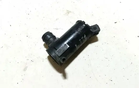 Volvo C70 Windscreen/windshield washer pump 9169611 060210-3950