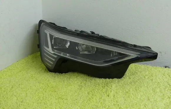 Audi e-tron Headlight/headlamp 4KE941040