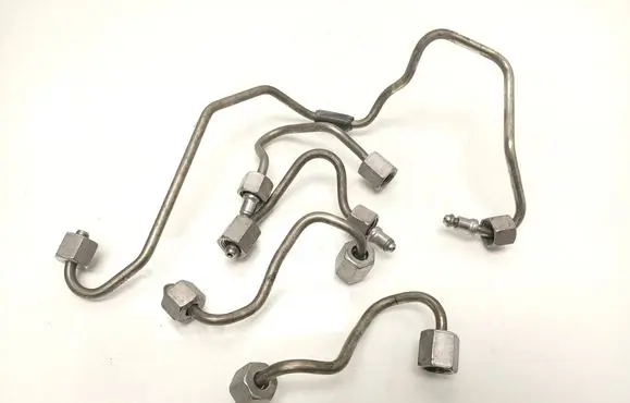 BMW 5 F10 F11 Fuel injector supply line/pipe 