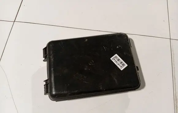 Volkswagen PASSAT B5 Engine control unit box 