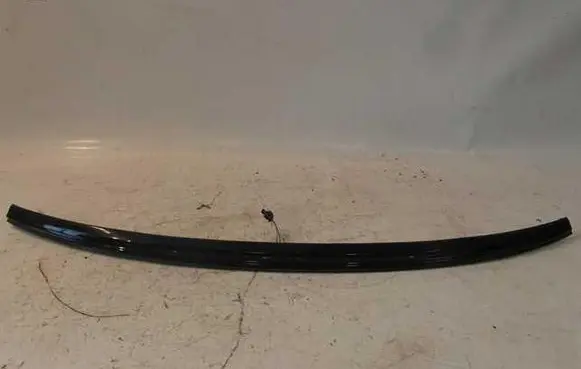 Jaguar XE Third/center stoplight