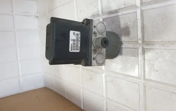 Ford Mondeo Mk III ABS Pump 0265222015 0265800007