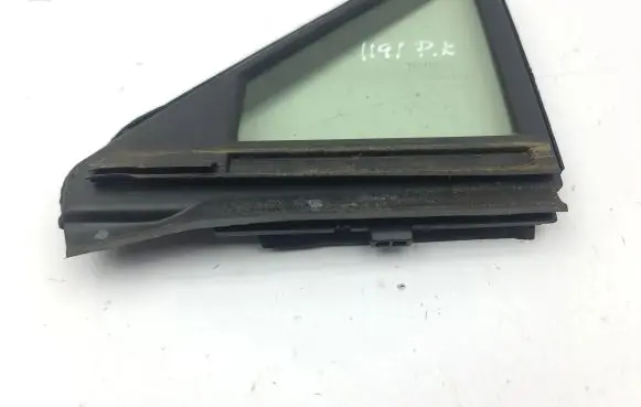 Toyota RAV 4 (XA50) Front door vent window glass four-door 
