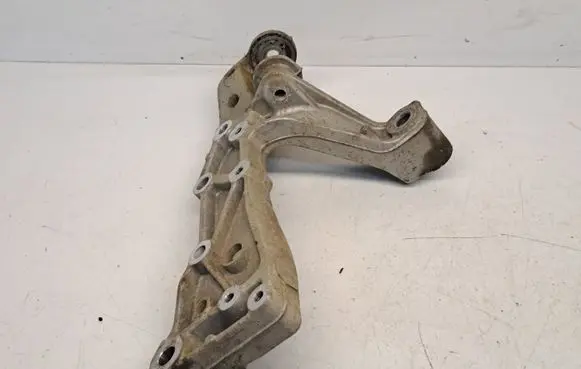 Volkswagen Golf V Engine mounting bracket 1K0199295