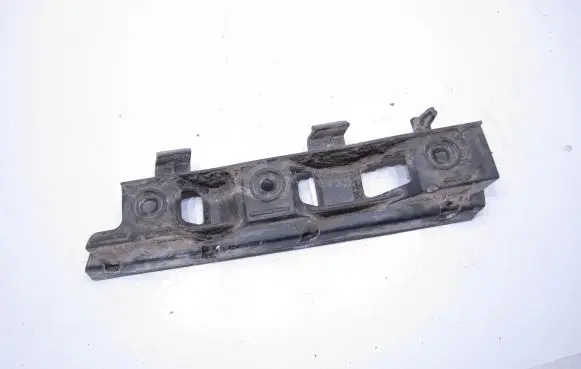 Volkswagen PASSAT B6 Front bumper mounting bracket 3C0807184