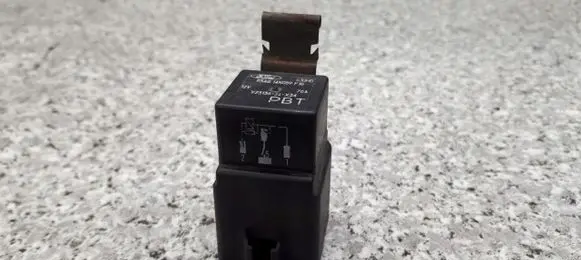 Ford Escort Fuel pump relay 93AG14N089F1B