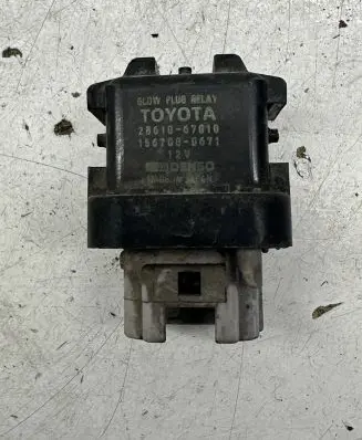 Glow plug pre-heat relay