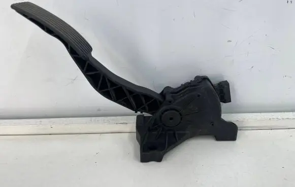 Smart ForFour I Accelerator throttle pedal a4543000304 mn125792