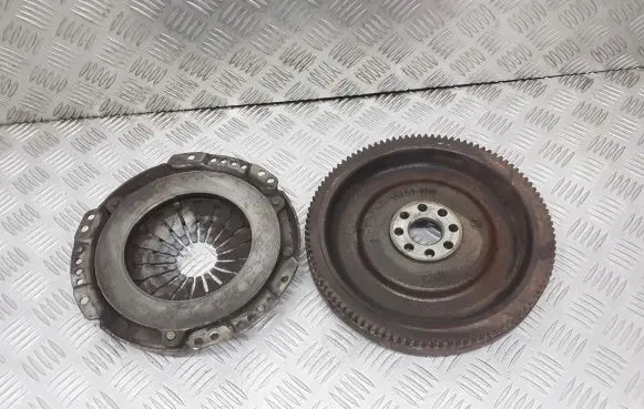Toyota Corolla E120 E130 Pressure plate 13451-0D0