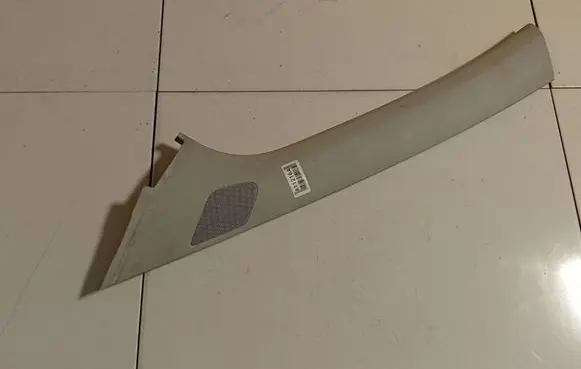 Volkswagen Polo IV 9N3 (C) pillar trim 6Q0867233G