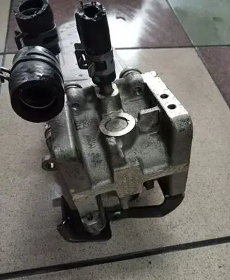 Audi A4 S4 B7 8E 8H EGR valve cooler 038131513D
