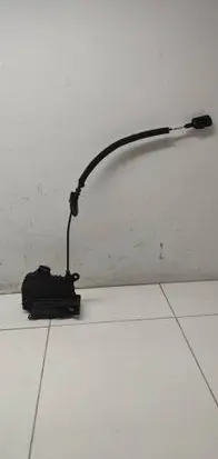 Renault Captur Front door lock 805022764R 40627224