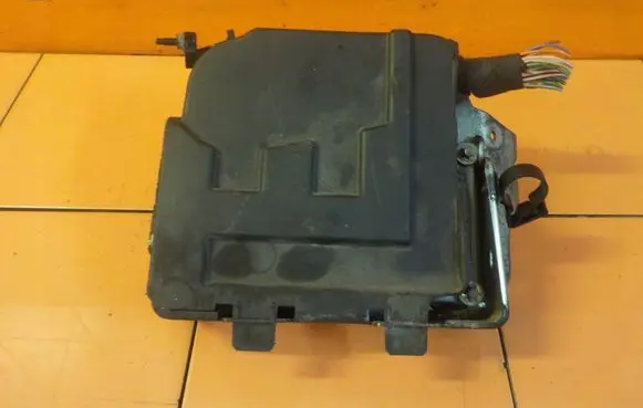 Peugeot 207 Engine control unit/module S122751105