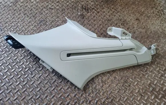Volvo XC60 (C) pillar trim 31425703
