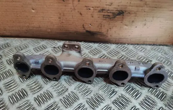 Opel Vivaro Exhaust manifold 0680624