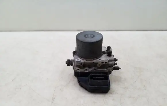 Mazda 6 ABS Pump GAM7437A0