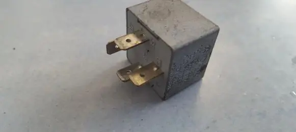 Volkswagen Golf IV Other relay 141951253B