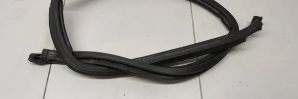 Citroen C3 Rubber seal front coupe door window 