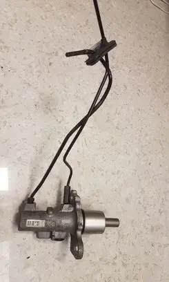 Audi A4 S4 B5 8D Master brake cylinder 32661549