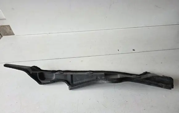 Toyota Prius+ (ZVW40) Fender end trim 5382747040