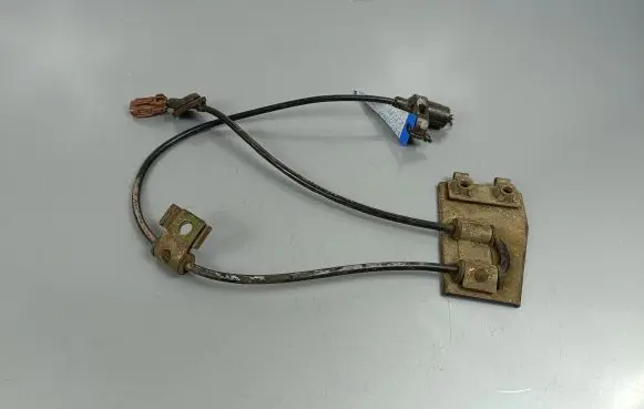 Subaru Forester SF ABS brake wheel speed sensor 27540AC100