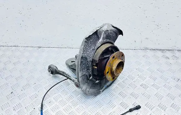 BMW X5 F15 Rear wheel hub 6770984 A3560